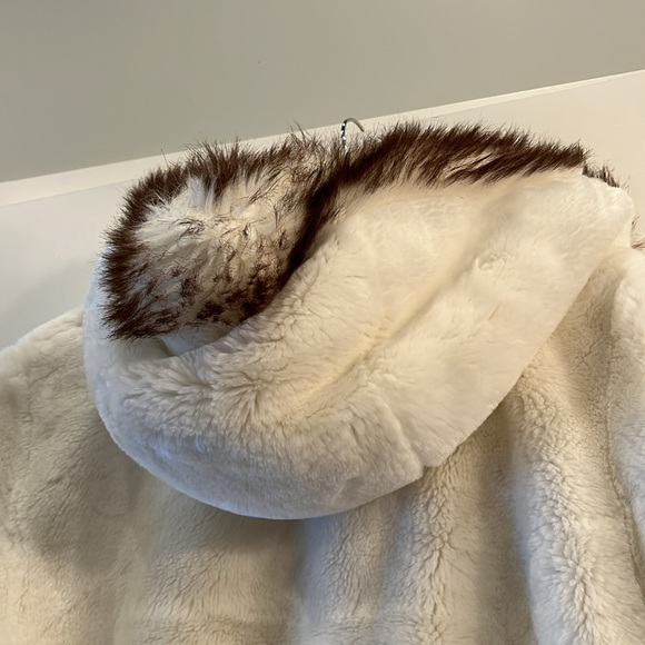 Woman’s Jacket - Picture 7 of 8